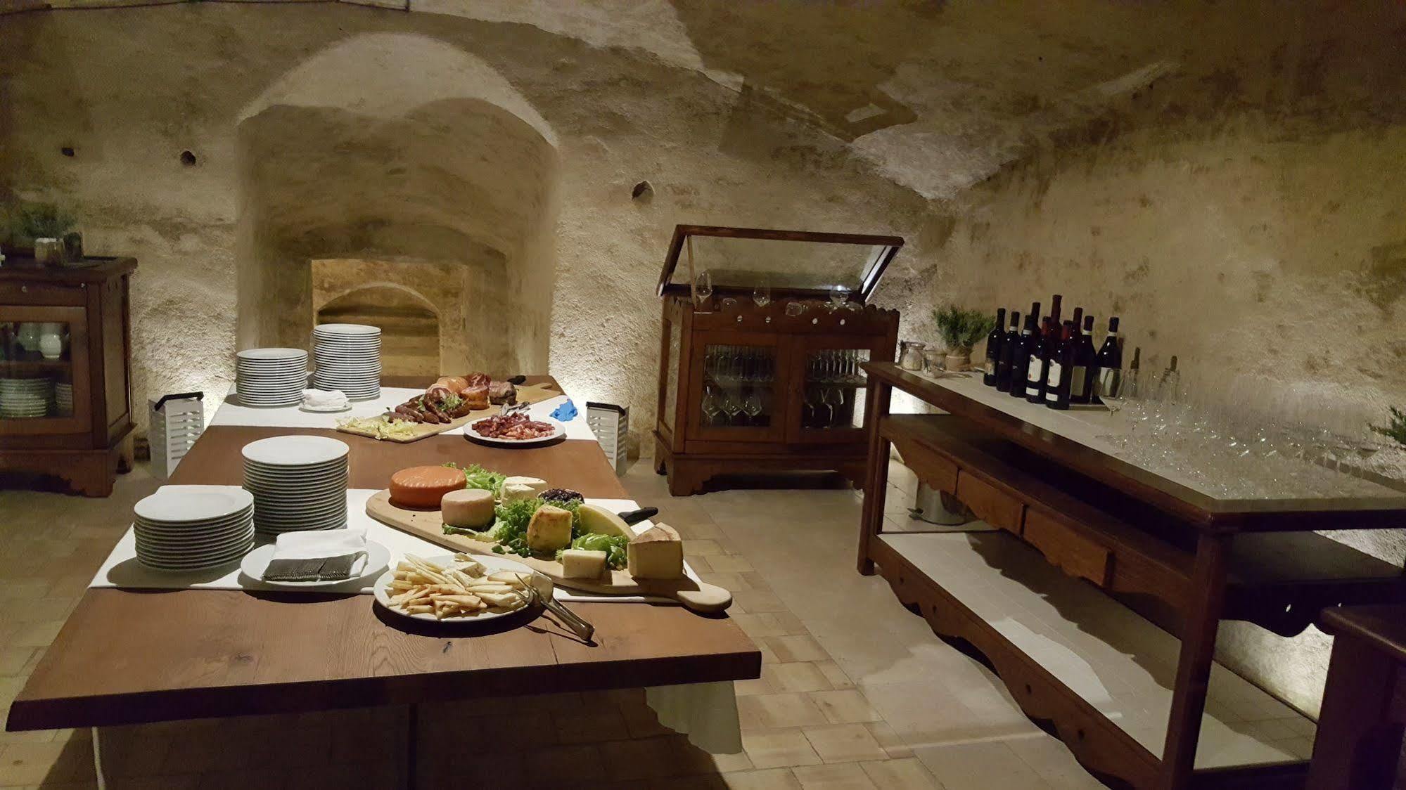 Masseria Fortificata San Francesco Matera Bagian luar foto